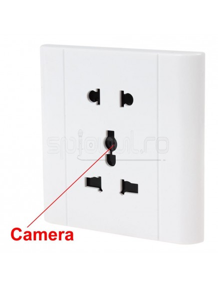 Priza cu camera ascunsa HD si activare vocala